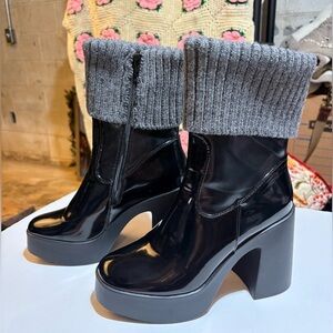 Womens Retro Boots Size 7.5 Y2K Side zip Faux Leather Chunky Heels